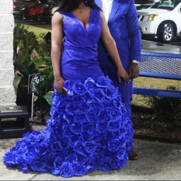 A Royal Blue Ball Gown/Prom Dress - Picture 2 of 2